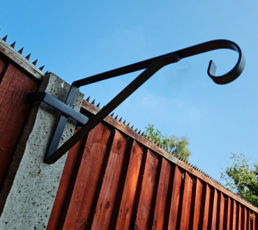 UNIVERSAL HANGING BRACKET TO FIT OVER CONCRETE FENCE POSTS 1