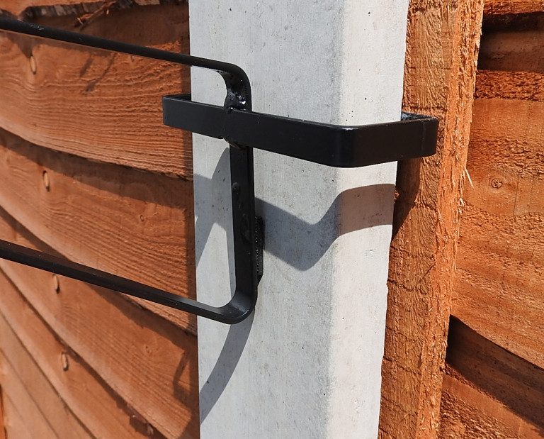 UNIVERSAL HANGING BRACKET TO FIT OVER CONCRETE FENCE POSTS 3